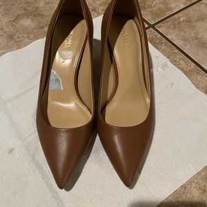 Micheal kors brown leather shoes
